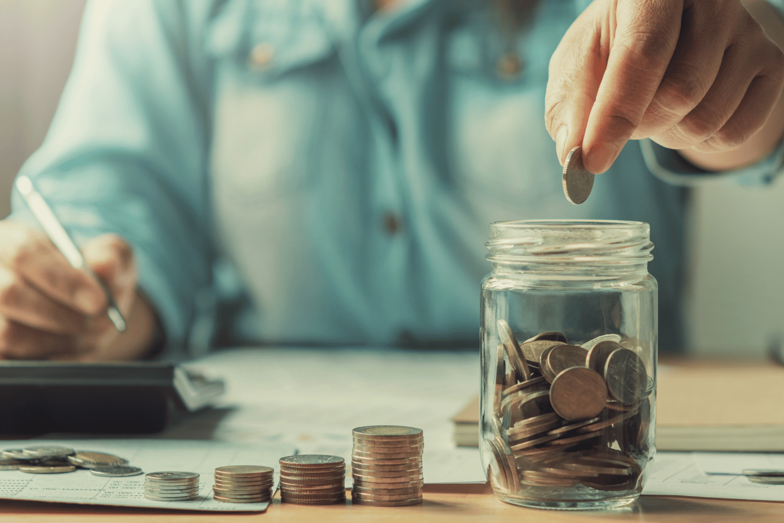 Koliko bi trebalo da imaš ušteđeno sa 30, 40 i 50 godina? Realan vodič za Balkan